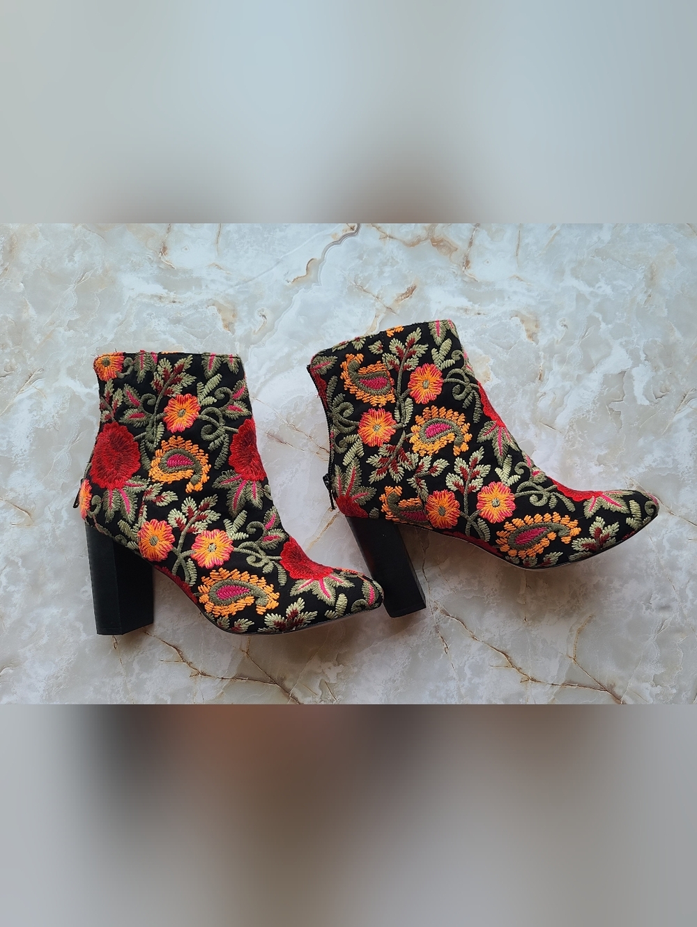 Soul Society Embroidered Floral Black Ankle Booties Sz 6.5